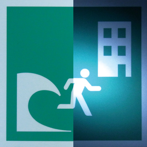 封入レンズ型（ガラスビーズ封入型）